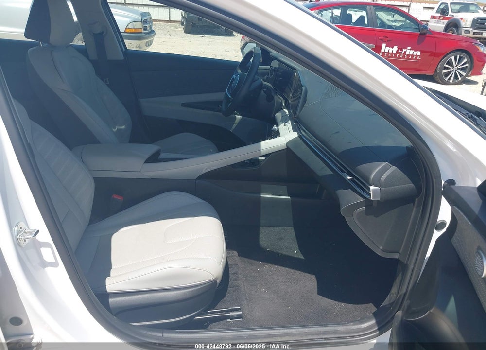 2024 HYUNDAI ELANTRA VIN: KMHLP4DG5RU815397