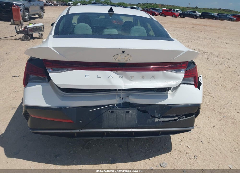 2024 HYUNDAI ELANTRA VIN: KMHLP4DG5RU815397