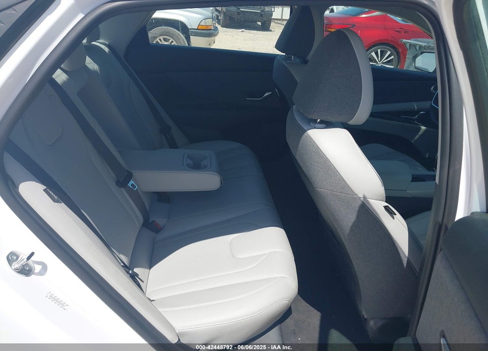 2024 HYUNDAI ELANTRA VIN: KMHLP4DG5RU815397