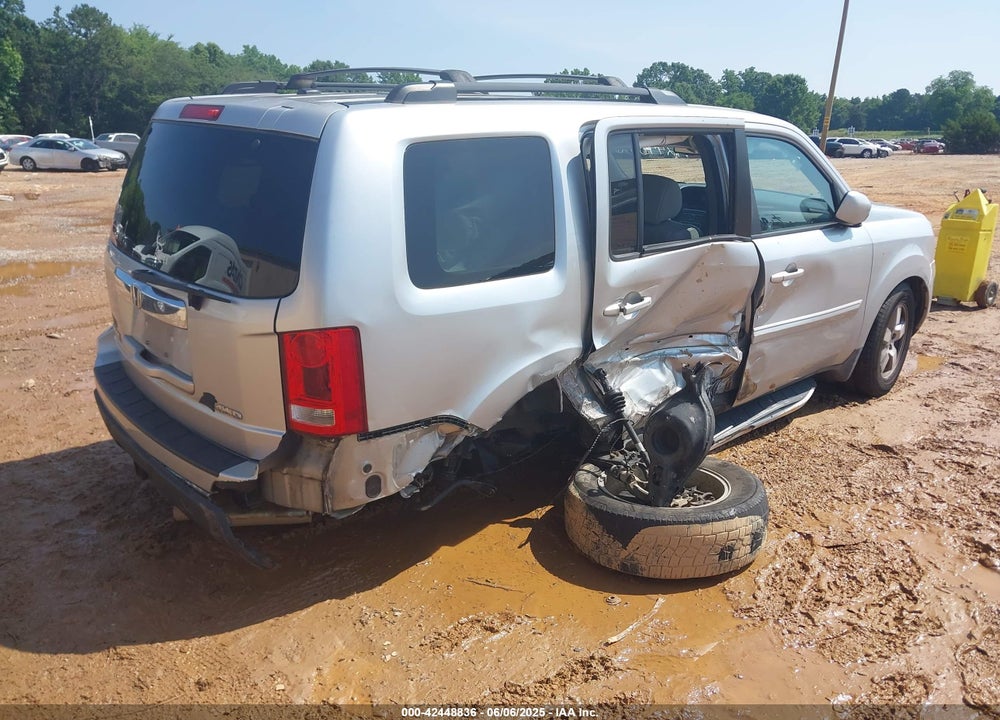 2011 HONDA PILOT VIN: 5FNYF4H60BB039032