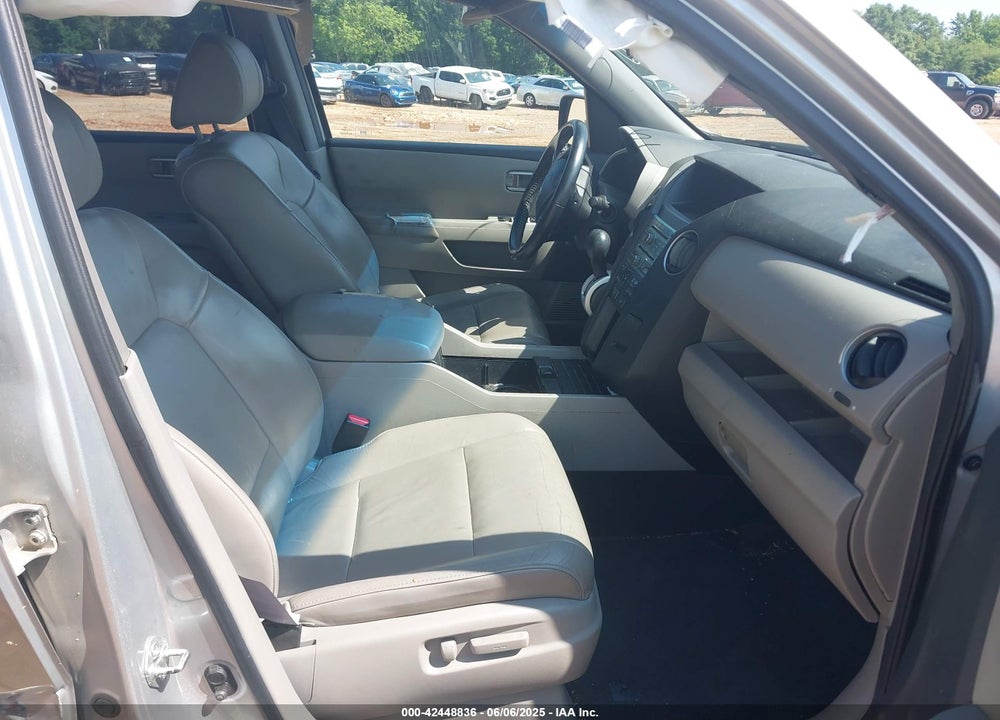 2011 HONDA PILOT VIN: 5FNYF4H60BB039032