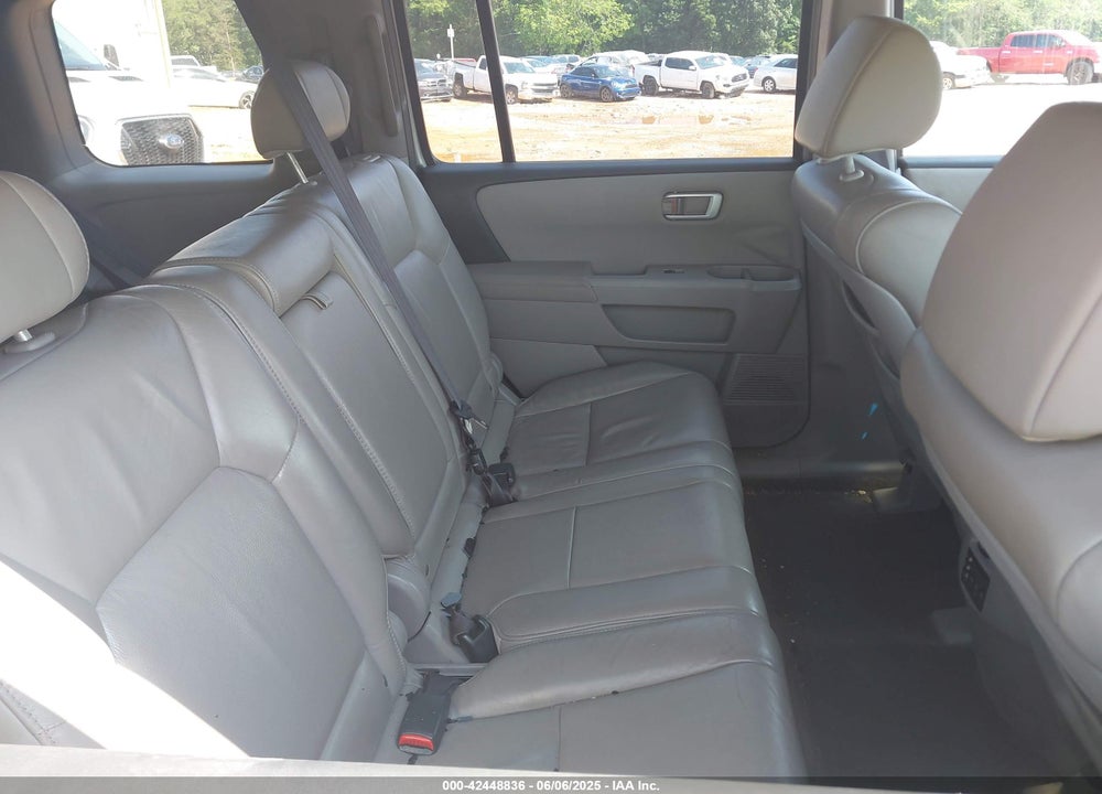 2011 HONDA PILOT VIN: 5FNYF4H60BB039032