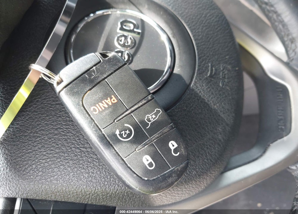 2018 JEEP GRAND CHEROKEE VIN: 1C4RJFAG6JC120601