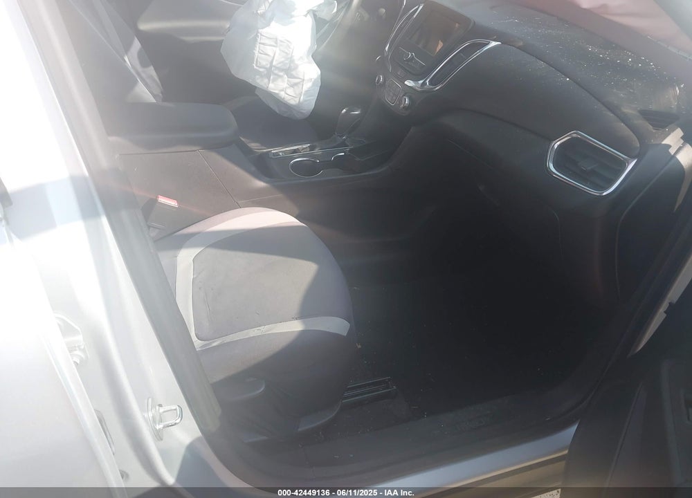 2019 CHEVROLET EQUINOX VIN: 2GNAXUEV0K6304037