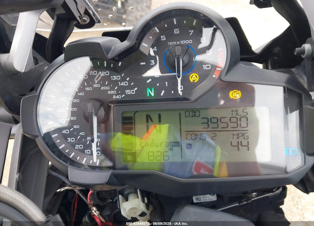 2017 BMW R1200 GS VIN: WB10A6100HZ656248