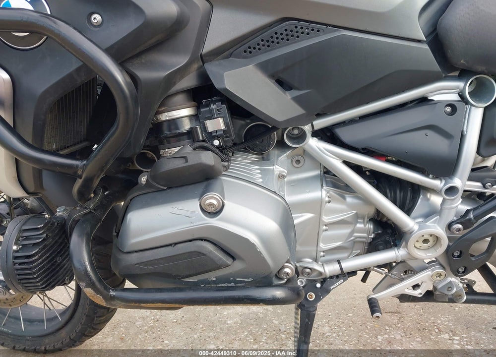 2017 BMW R1200 GS VIN: WB10A6100HZ656248