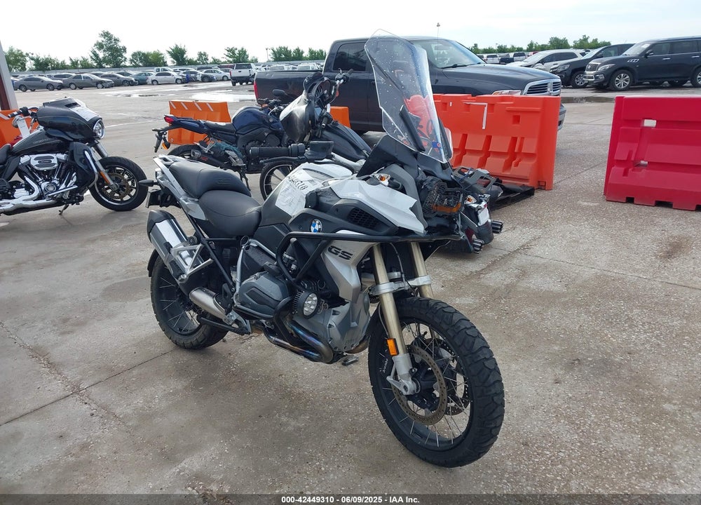 2017 BMW R1200 GS VIN: WB10A6100HZ656248