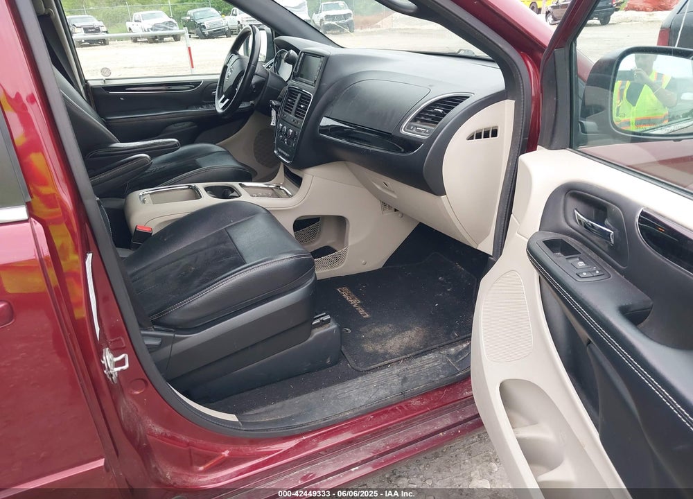 2017 DODGE GRAND CARAVAN SXT VIN: 2C4RDGCG2HR670860