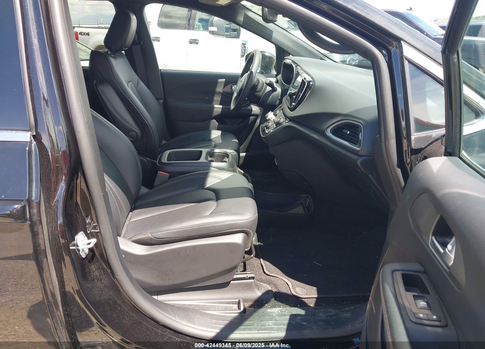 2025 CHRYSLER PACIFICA SELECT VIN: 2C4RC1BG1SR520683