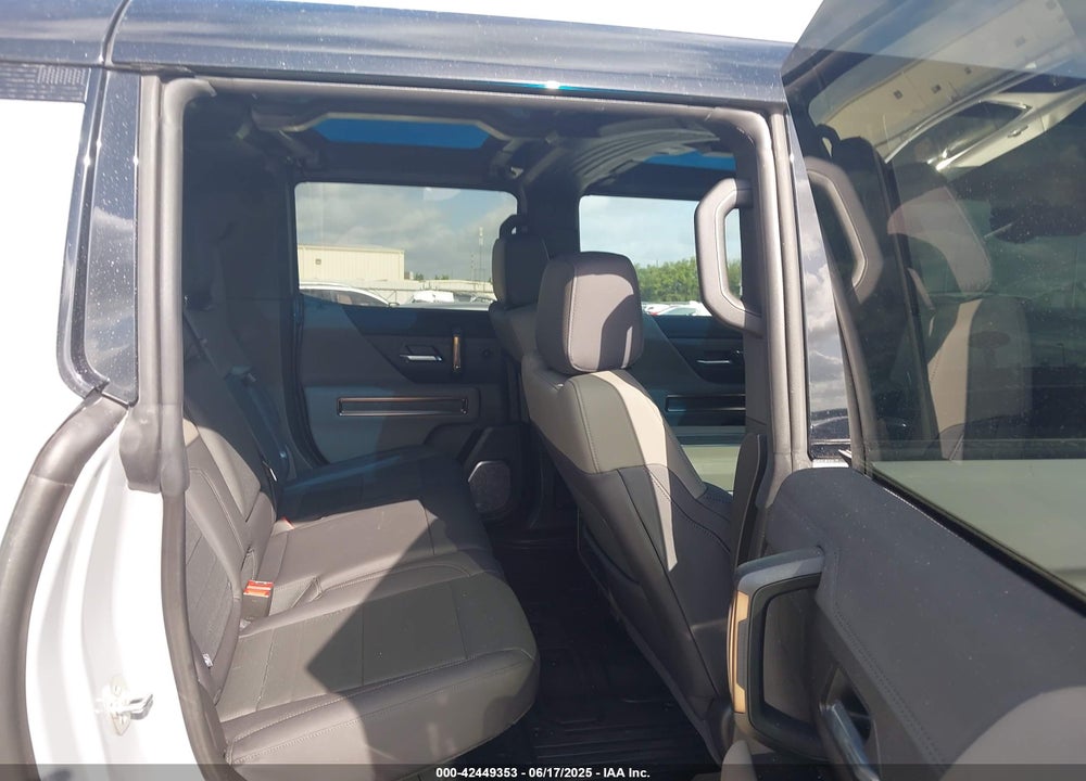 2024 GMC HUMMER EV VIN: 1GT10BDD6RU111638