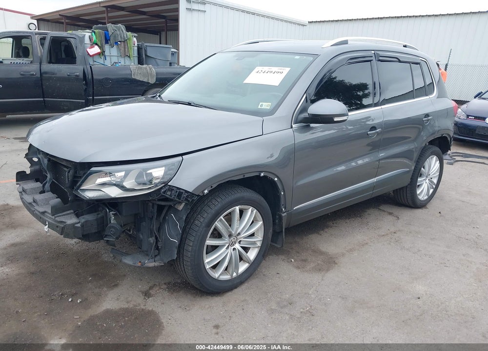 2016 VOLKSWAGEN TIGUAN VIN: WVGBV7AX0GW581209