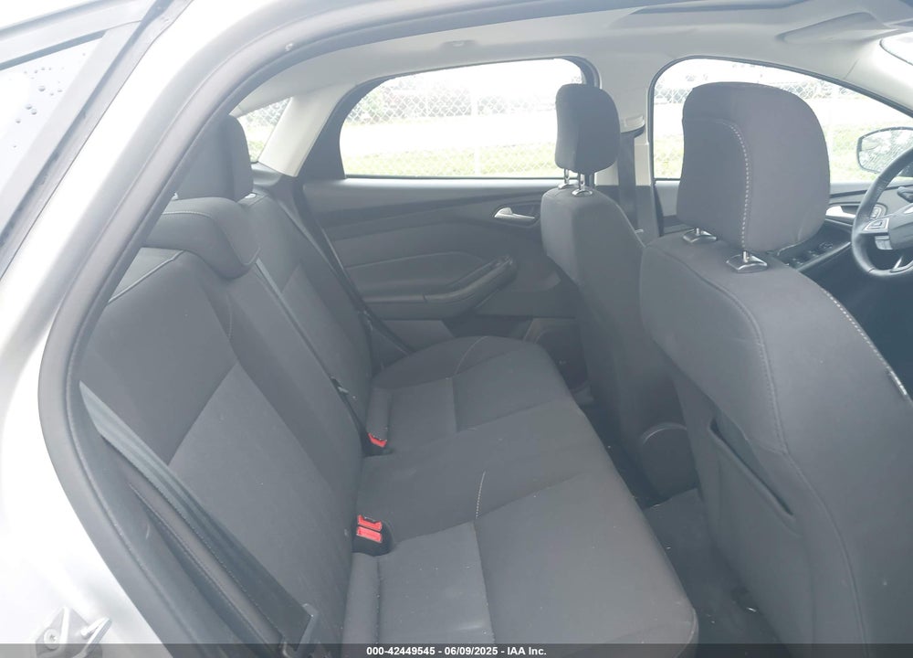2018 FORD FOCUS VIN: 1FADP3H2XJL321067