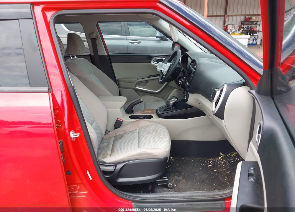 2023 KIA SOUL VIN: KNDJ23AU9P7211717