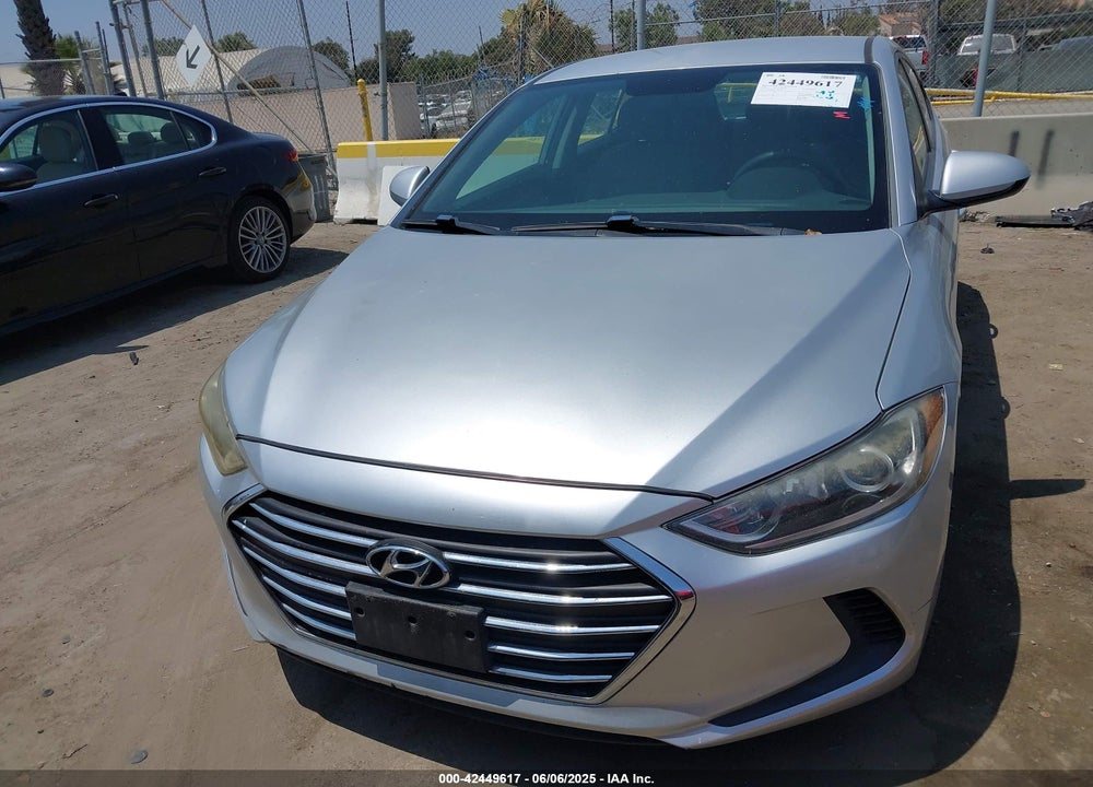 2018 HYUNDAI ELANTRA VIN: 5NPD84LF2JH240317