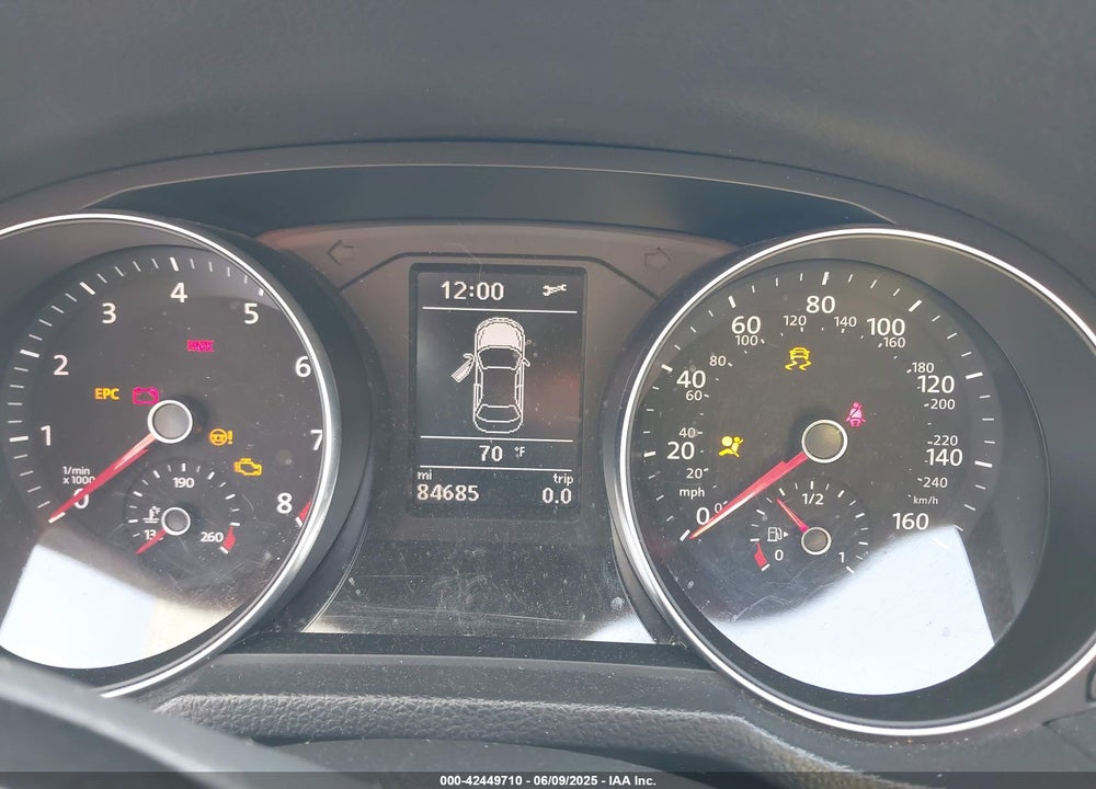 2018 VOLKSWAGEN PASSAT VIN: 1VWAA7A36JC041751