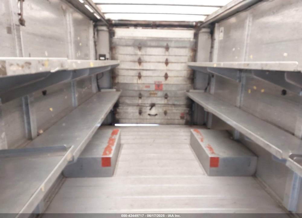 2001 FREIGHTLINER CHASSIS M LINE WALK-IN VAN VIN: 4UZAANBW31CH53133