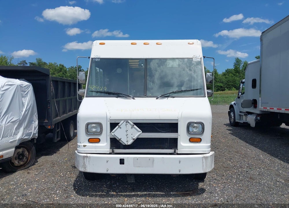 2001 FREIGHTLINER CHASSIS M LINE WALK-IN VAN VIN: 4UZAANBW31CH53133