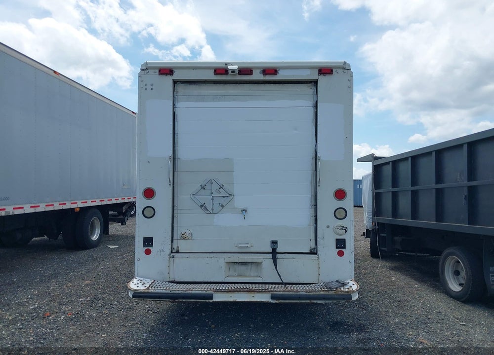 2001 FREIGHTLINER CHASSIS M LINE WALK-IN VAN VIN: 4UZAANBW31CH53133