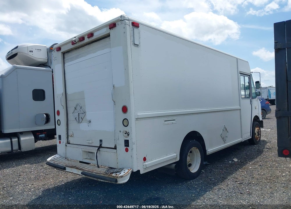 2001 FREIGHTLINER CHASSIS M LINE WALK-IN VAN VIN: 4UZAANBW31CH53133