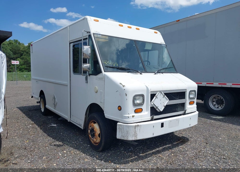 2001 FREIGHTLINER CHASSIS M LINE WALK-IN VAN VIN: 4UZAANBW31CH53133