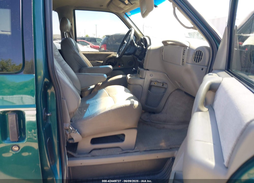 1998 GMC SAFARI SLE VIN: 1GKEL19W6WB538262