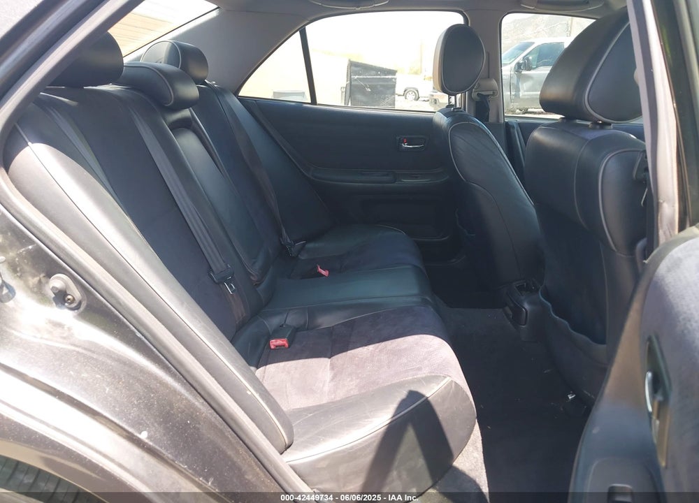 2002 LEXUS IS 300 VIN: JTHBD192920061503