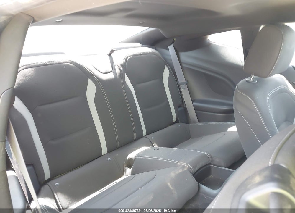 2017 CHEVROLET CAMARO 1LT VIN: 1G1FB1RS4H0184376