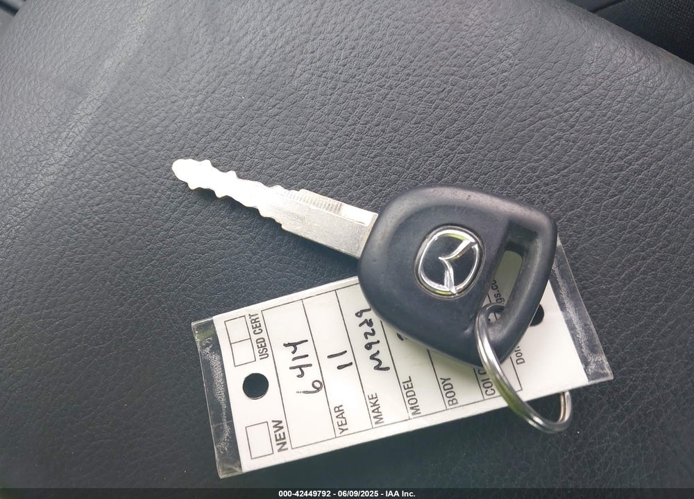 2011 MAZDA 3 VIN: JM1BL1UG4B1901513