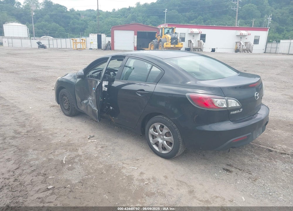 2011 MAZDA 3 VIN: JM1BL1UG4B1901513