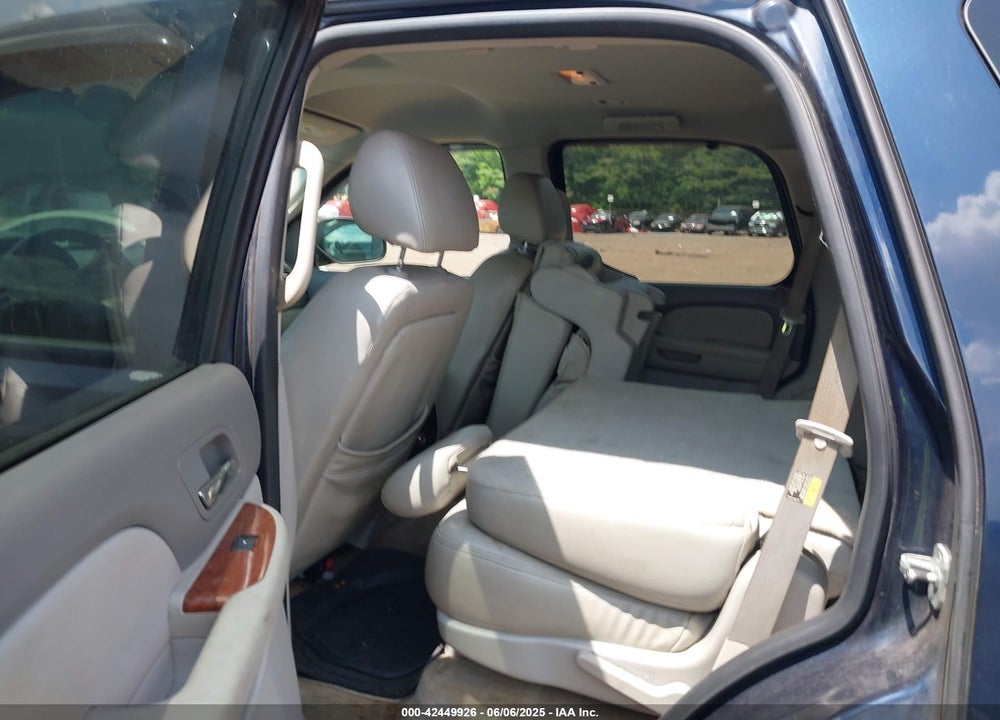 2007 GMC YUKON SLE VIN: 1GKEK13077J129718