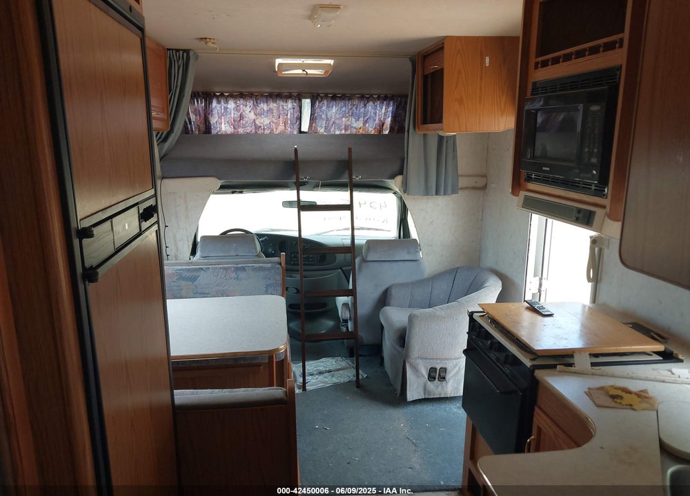 1998 FORD ECONOLINE E350 CUTAWAY VAN VIN: 1FDWE30SXWHB89096