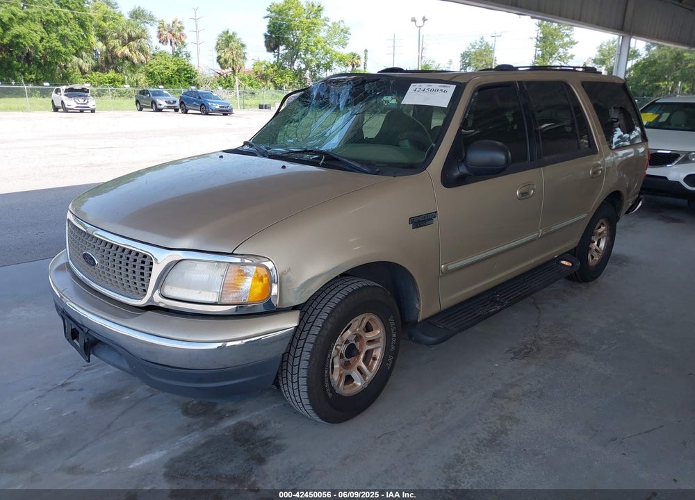 2000 FORD EXPEDITION XLT VIN: 1FMRU1568YLA97744