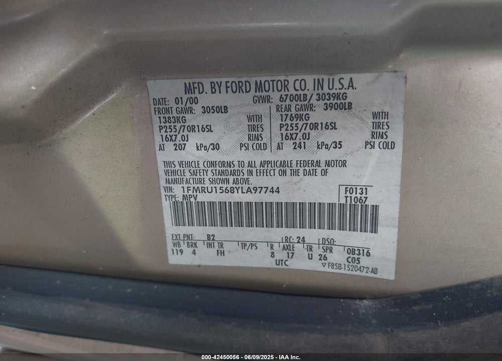 2000 FORD EXPEDITION XLT VIN: 1FMRU1568YLA97744