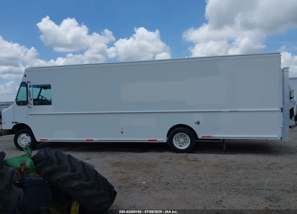 2012 FREIGHTLINER CHASSIS M LINE WALK-IN VAN VIN: 4UZAC3DV3CCBE5453