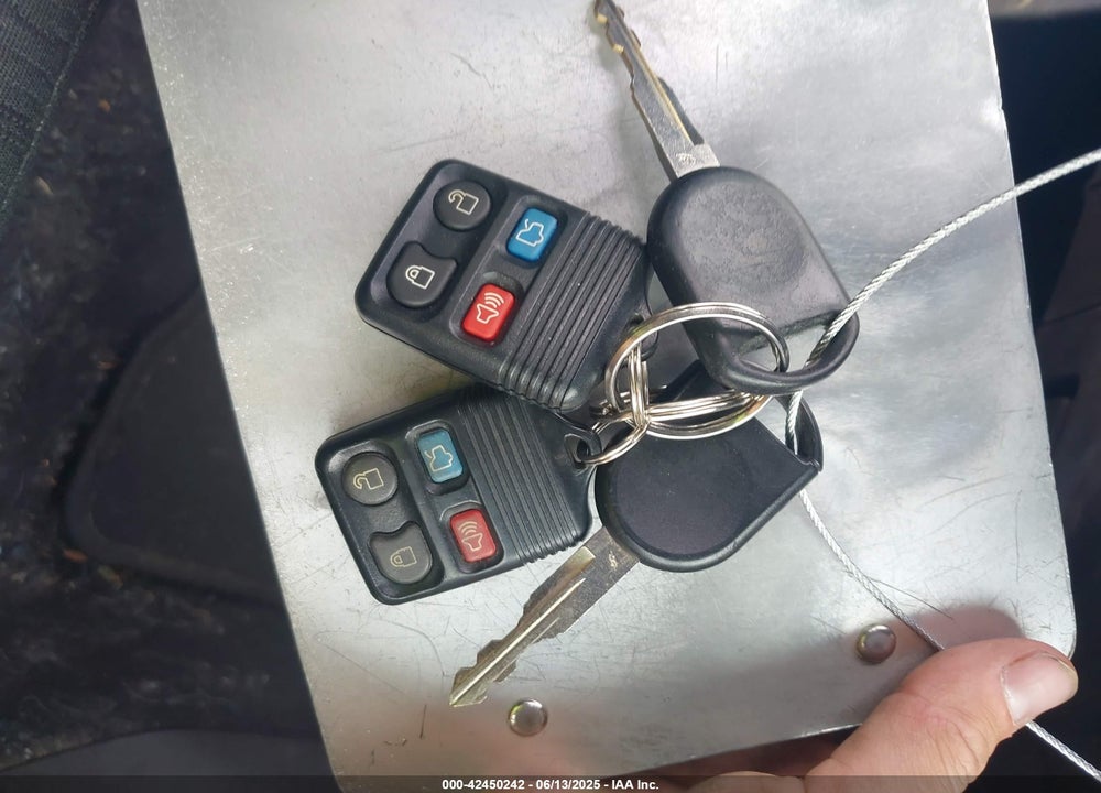 2009 FORD FOCUS VIN: 1FAHP35N09W199720