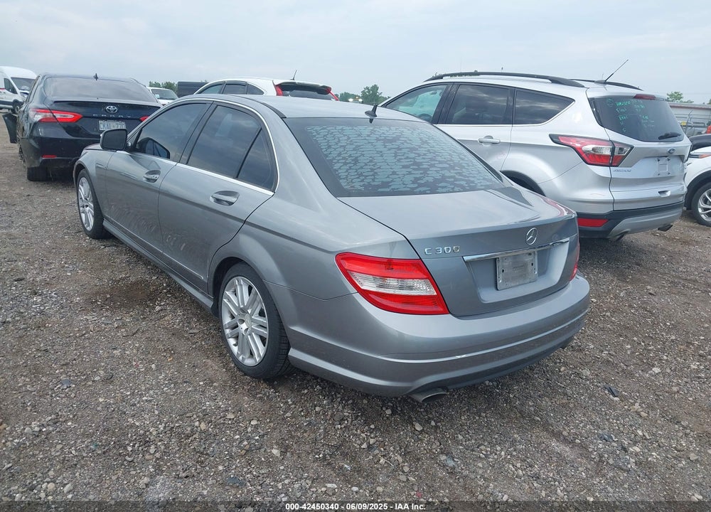 2009 MERCEDES-BENZ C 300 LUXURY/SPORT VIN: WDDGF54XX9R060030