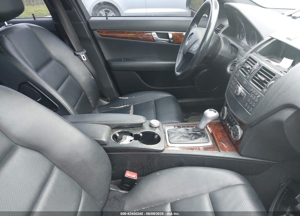 2009 MERCEDES-BENZ C 300 LUXURY/SPORT VIN: WDDGF54XX9R060030