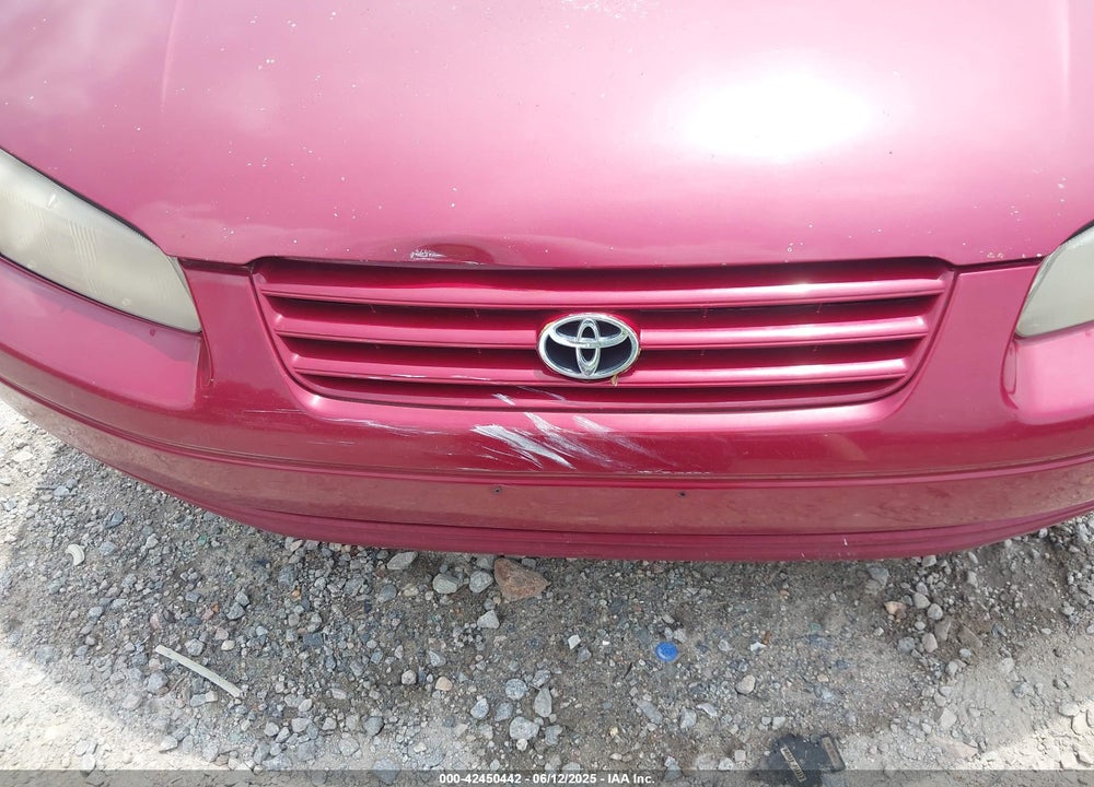 1997 TOYOTA CAMRY LE VIN: JT2BG22KXV0050094