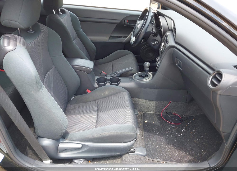 2011 SCION TC VIN: JTKJF5C78B3021133