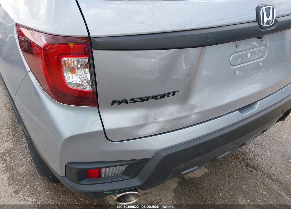 2022 HONDA PASSPORT VIN: 5FNYF8H63NB004805