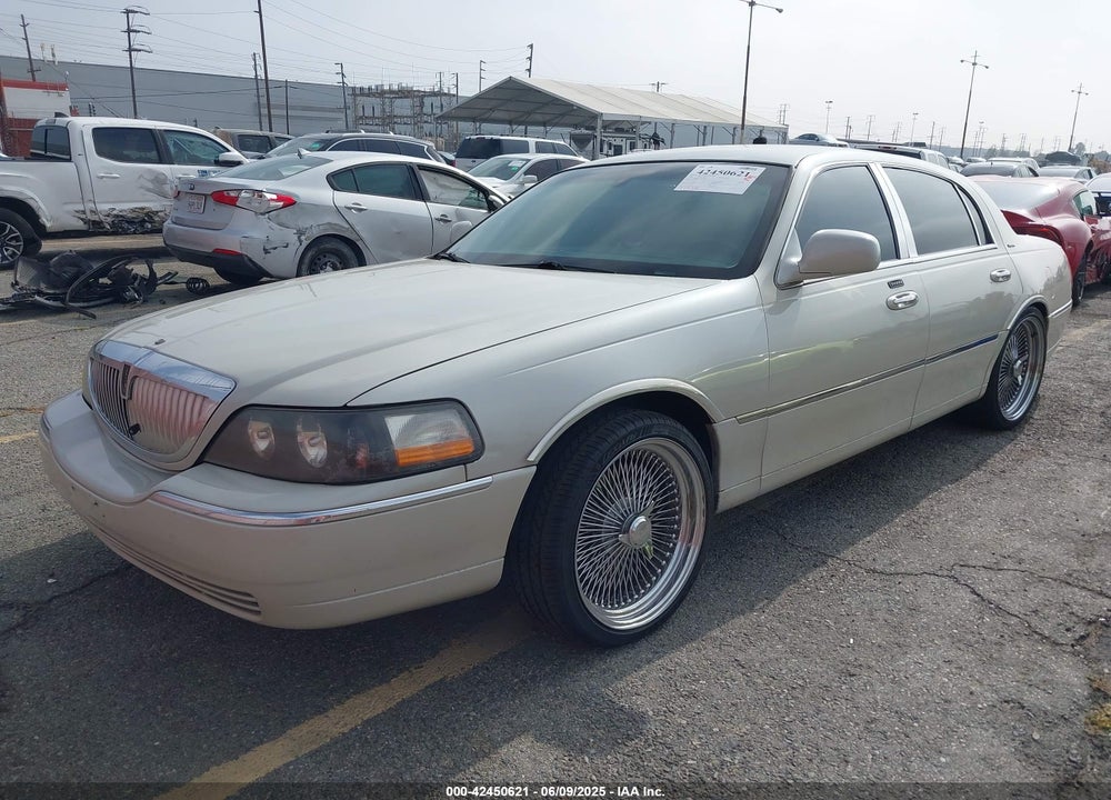 2007 LINCOLN TOWN CAR SIGNATURE VIN: 1LNHM81W37Y633866