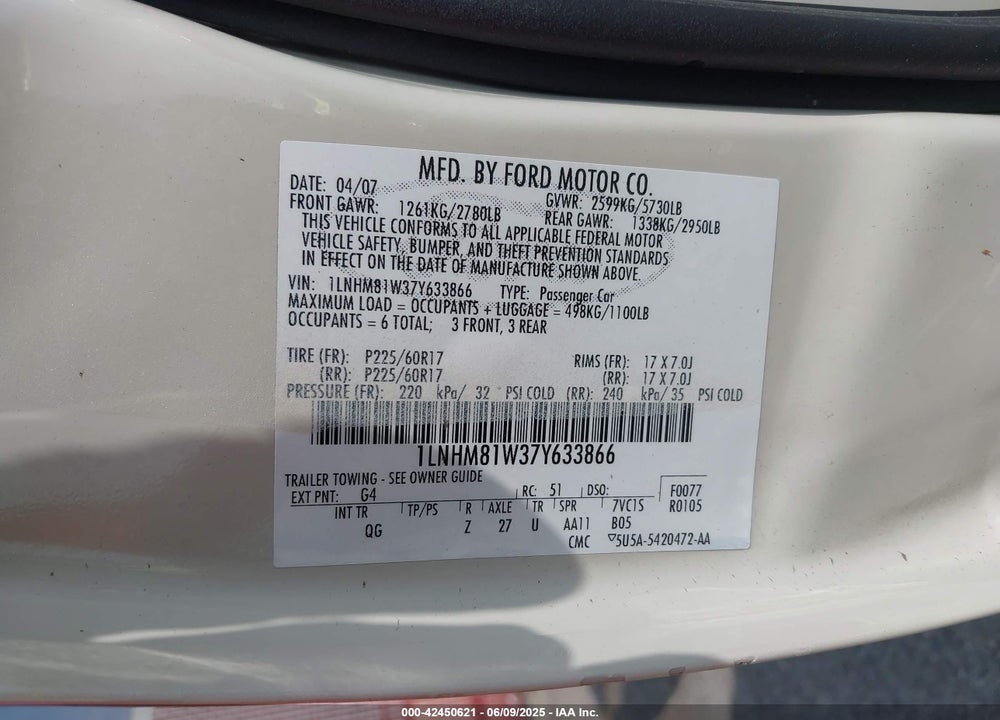 2007 LINCOLN TOWN CAR SIGNATURE VIN: 1LNHM81W37Y633866