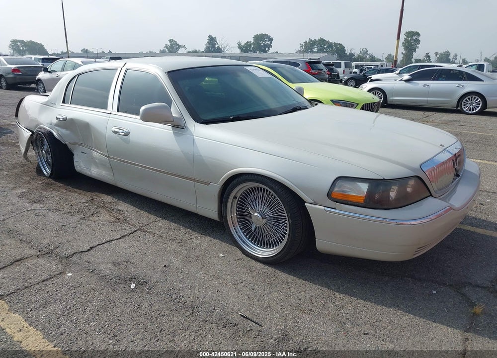 2007 LINCOLN TOWN CAR SIGNATURE VIN: 1LNHM81W37Y633866