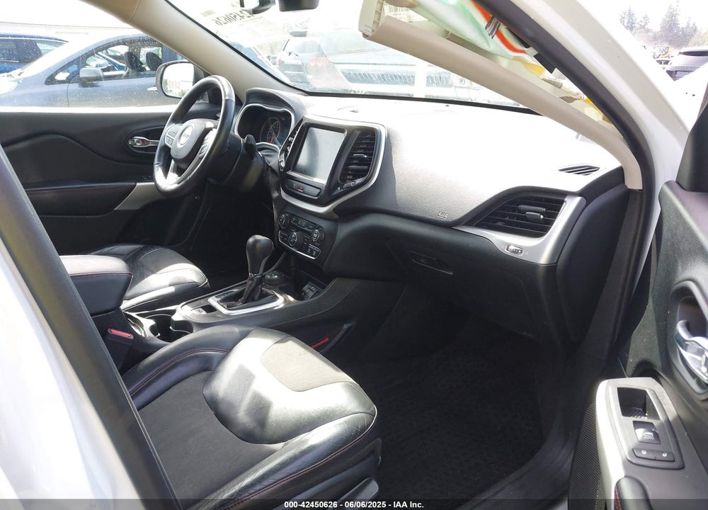 2018 JEEP CHEROKEE VIN: 1C4PJMBX3JD533323