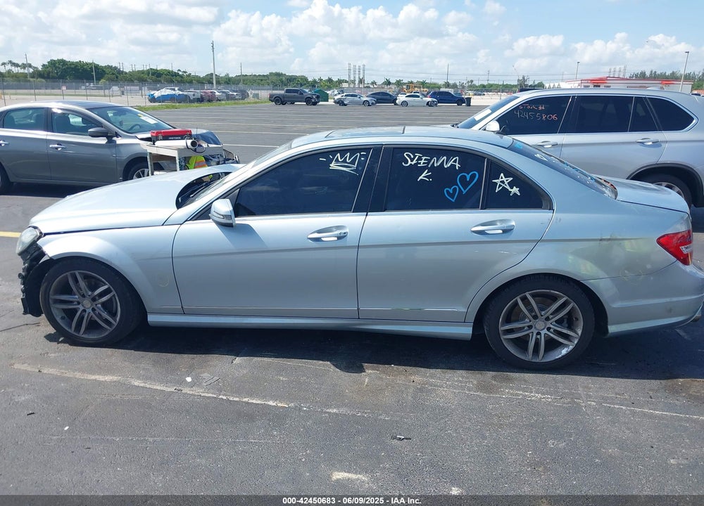 2013 MERCEDES-BENZ C 250 LUXURY/SPORT VIN: WDDGF4HB8DR272457