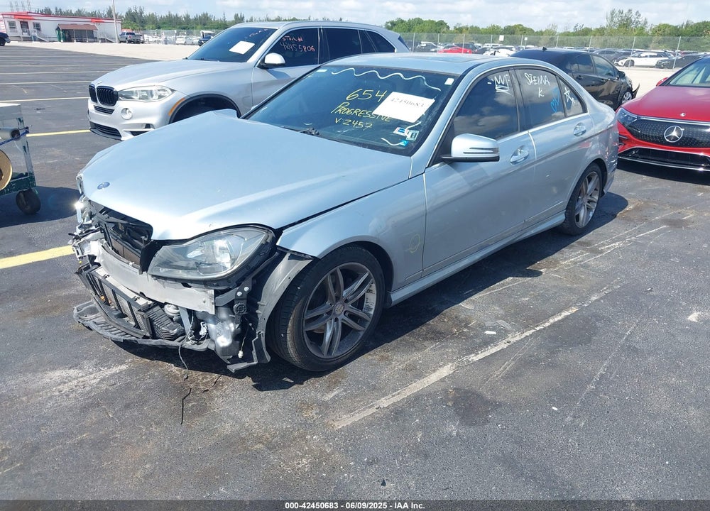 2013 MERCEDES-BENZ C 250 LUXURY/SPORT VIN: WDDGF4HB8DR272457