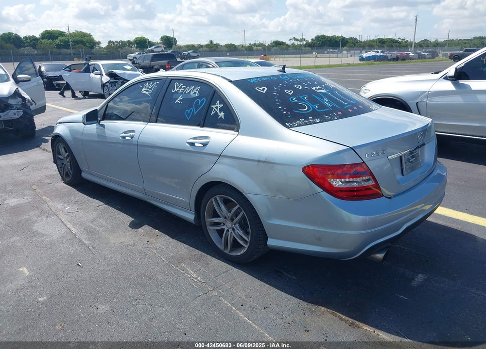 2013 MERCEDES-BENZ C 250 LUXURY/SPORT VIN: WDDGF4HB8DR272457