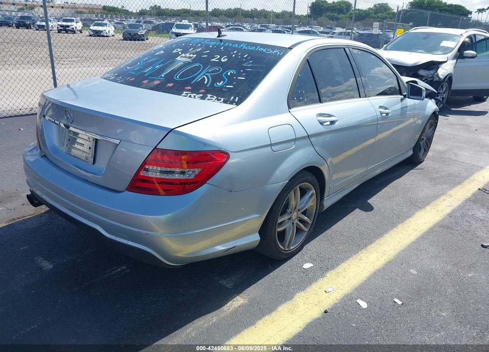 2013 MERCEDES-BENZ C 250 LUXURY/SPORT VIN: WDDGF4HB8DR272457