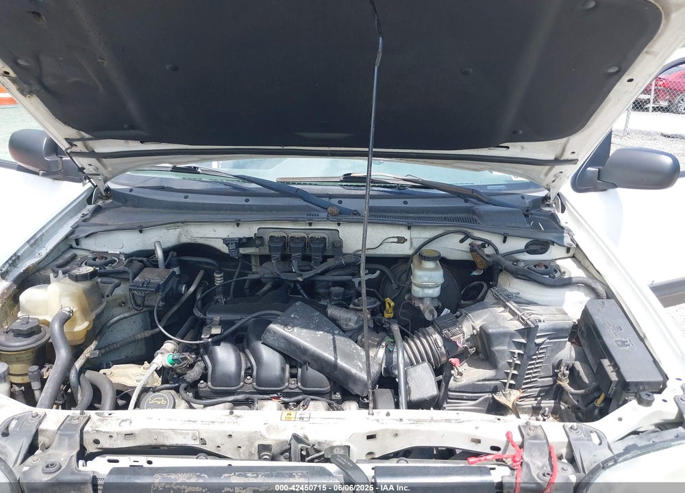 2005 FORD ESCAPE VIN: 1FMCU031X5KA63782