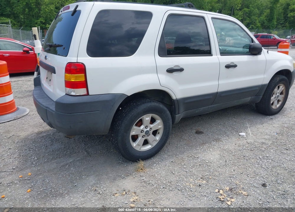2005 FORD ESCAPE VIN: 1FMCU031X5KA63782